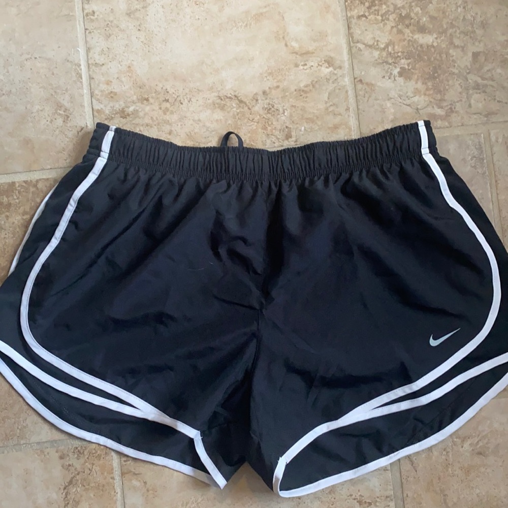 Women’s Nike Drifit Temp Shorts